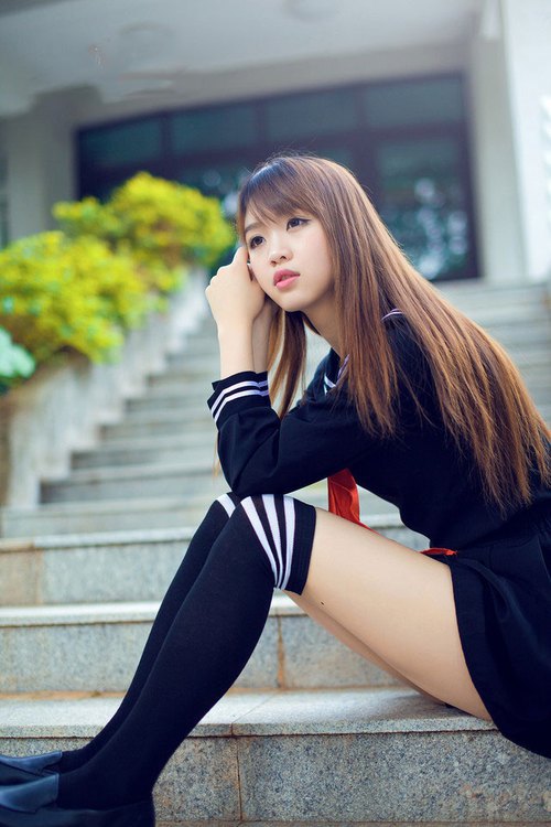 开云体育手机版-巴萨控球率高达75%，逐步蚕食对手防线，巴萨传控进球